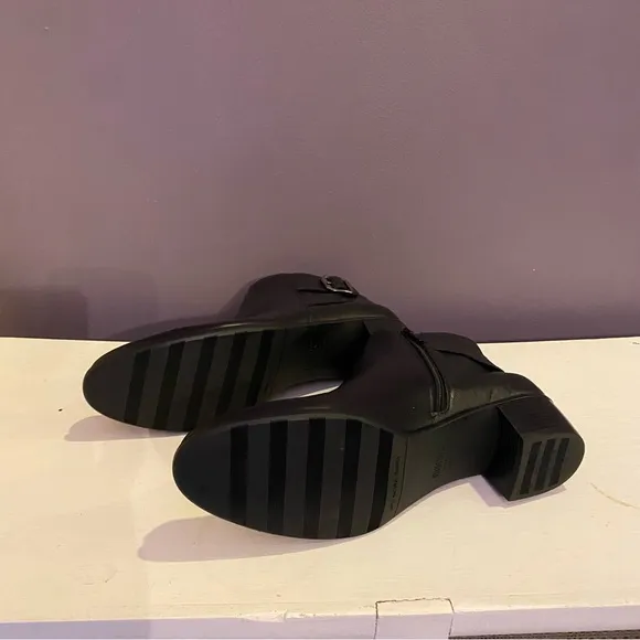 FS1993 EUC $245 Munro Jolyn Ankle Boots size 10 SS