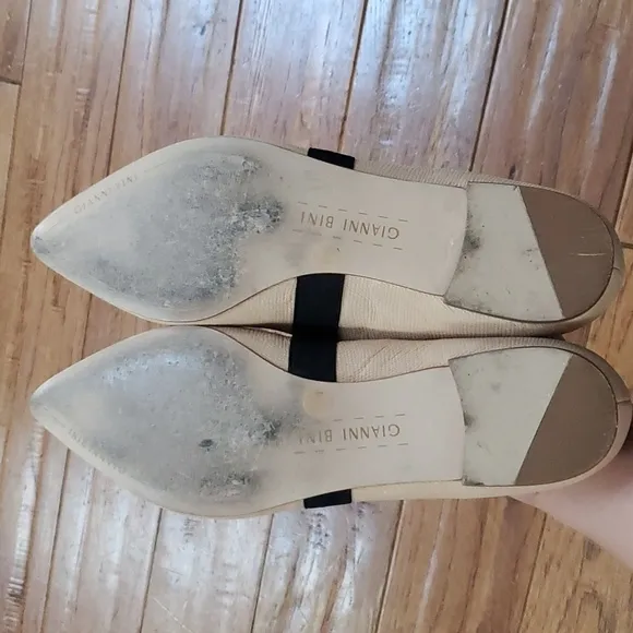 Gianni Bini Lawver nude pointy toe ballet flats