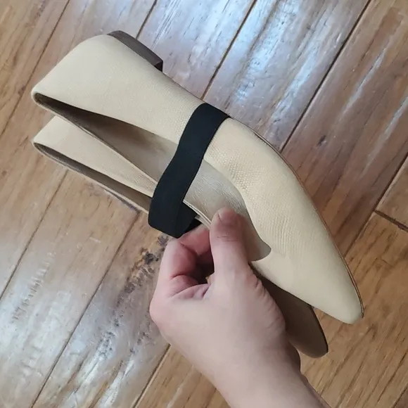 Gianni Bini Lawver nude pointy toe ballet flats
