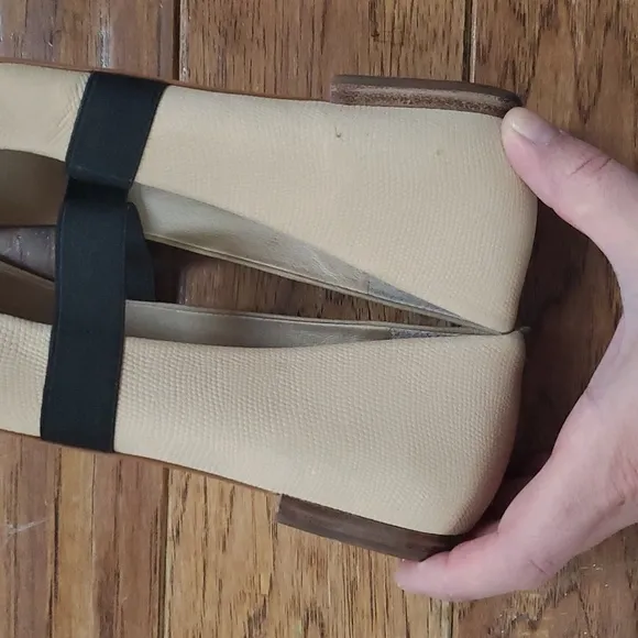 Gianni Bini Lawver nude pointy toe ballet flats