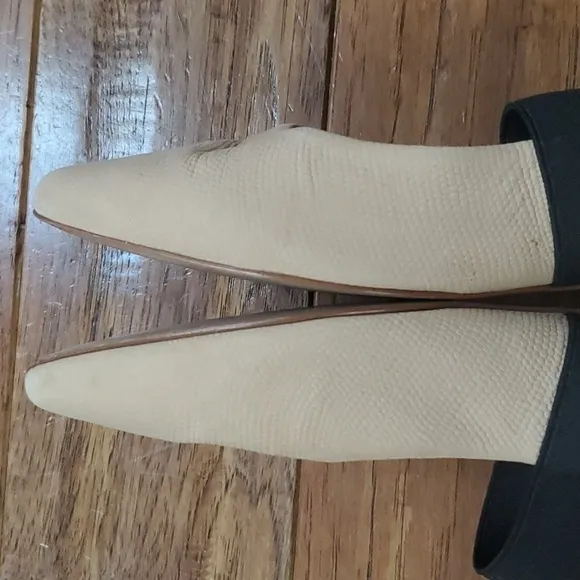 Gianni Bini Lawver nude pointy toe ballet flats