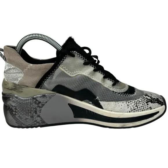 Gianni Bini Malloy Chunky Silver Metallic Snakeskin Trendy Fashion Sneakers 9.5