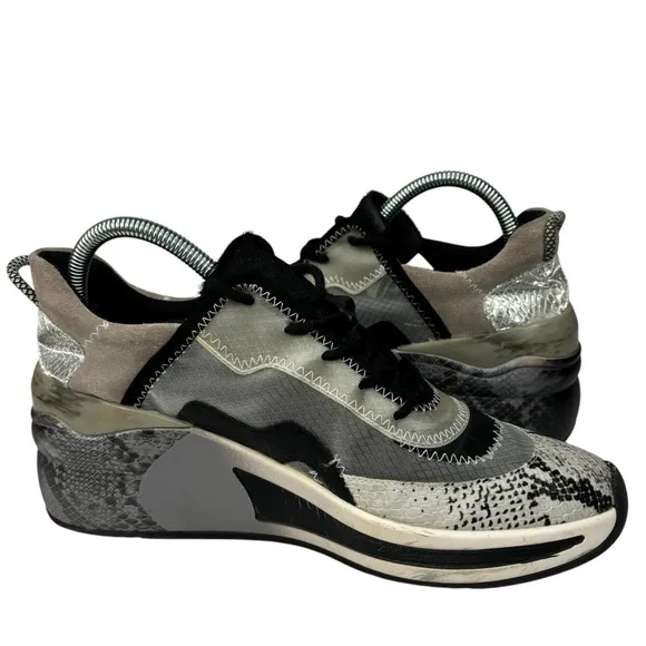 Gianni Bini Malloy Chunky Silver Metallic Snakeskin Trendy Fashion Sneakers 9.5
