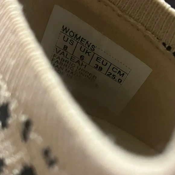 Gianni Bini Valeah Leopard Print Women's Slip-On Sneakers SZ 8
