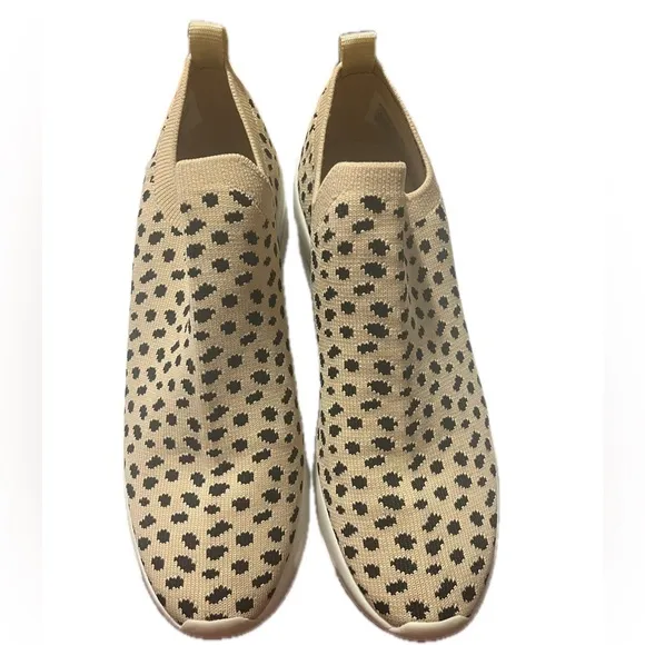 Gianni Bini Valeah Leopard Print Women's Slip-On Sneakers SZ 8