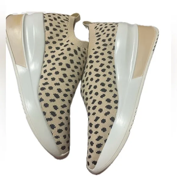Gianni Bini Valeah Leopard Print Women's Slip-On Sneakers SZ 8
