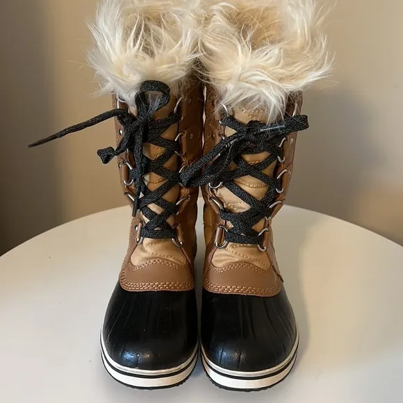 GIRLS sizes 1 &amp; 2 Sorel Tofino II Faux Fur Lined Waterproof Boot