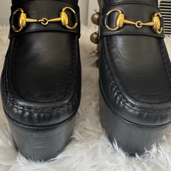 Gucci Black and Gold Leather Loafers with Horsebit Detail