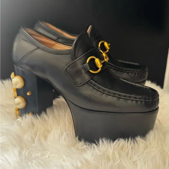Gucci Black and Gold Leather Loafers with Horsebit Detail