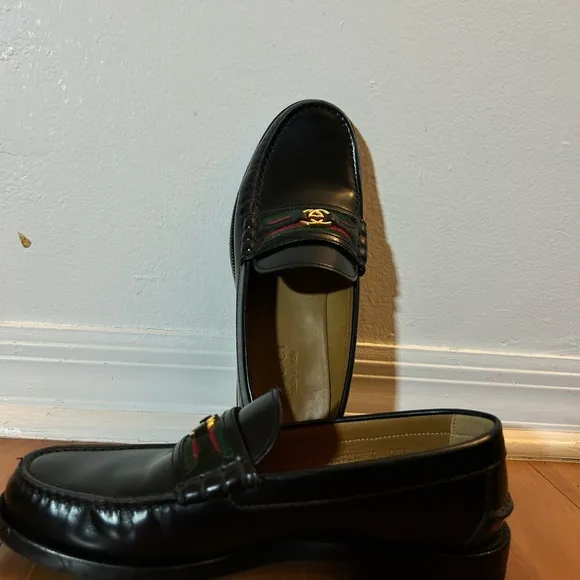 Gucci Black Leather Loafers for Men