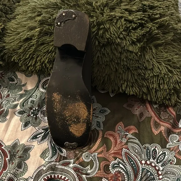 GUCCI loafers size 10B Black,  comfort to dress up or pair with jeans!