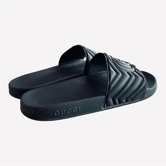 GUCCI Marmont Matelasse Slides Double GG Logo Black Rubber Women Slip-on Sandals