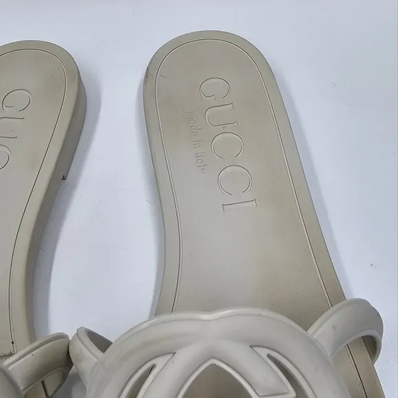 Gucci Palma rubber slides sandals.
