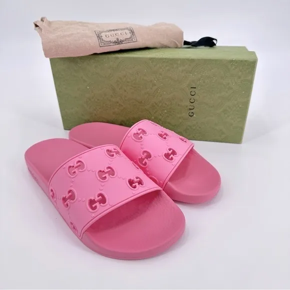 GUCCI Rose Pink Rubber Logo Slides Sandals Size 40