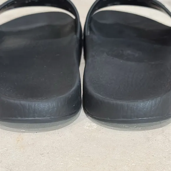 Gucci Rubber GG Cutout Accent Slides