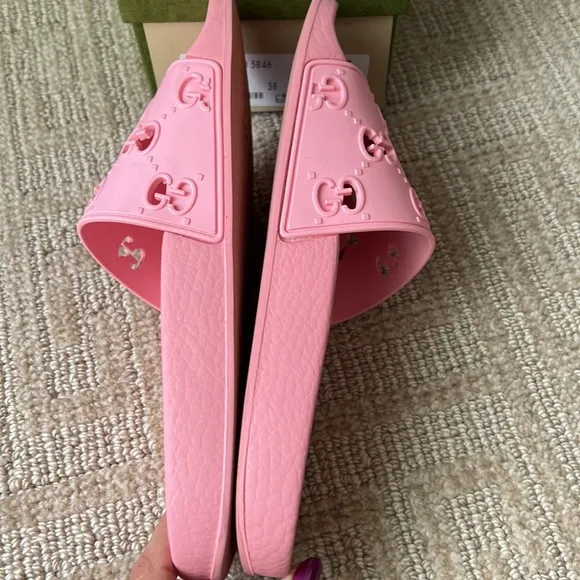 Gucci Rubber GG Slides
