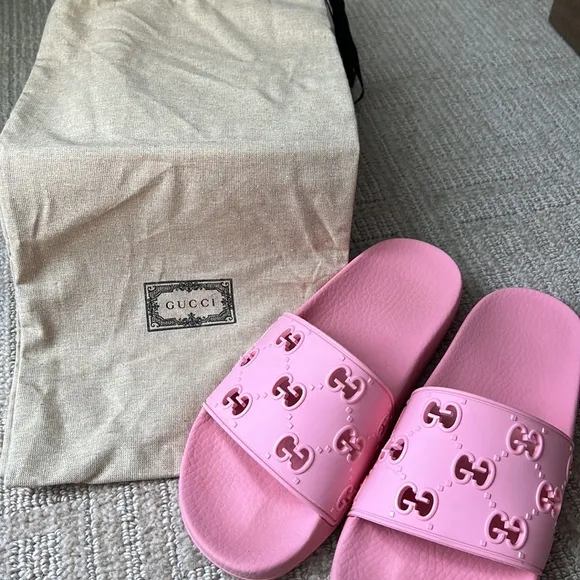 Gucci Rubber GG Slides