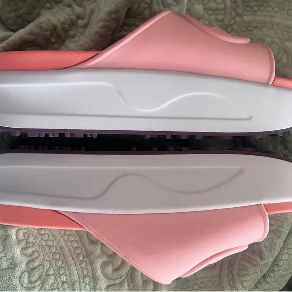 Gucci soft slippers rubber Pink