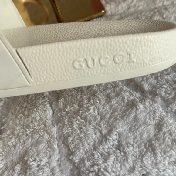 GUCCI White Rubber GG LogoPursuit Slides Sandal
