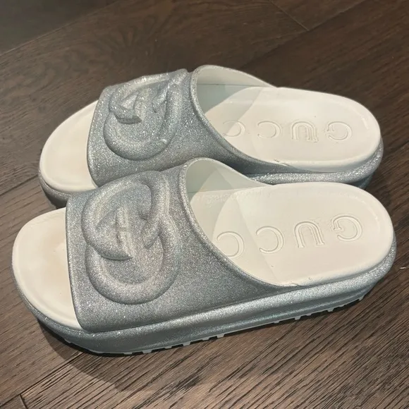 Gucci women’s Miami rubber platform slides, glitter silver, size 39