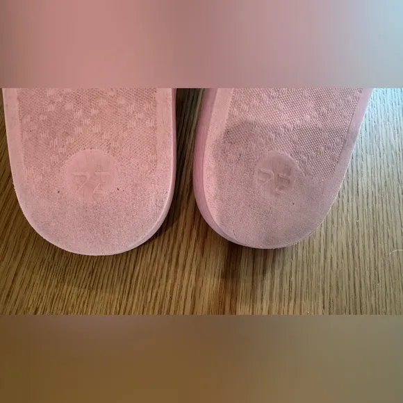 GUCCI x Ken Scott Rubber Slides