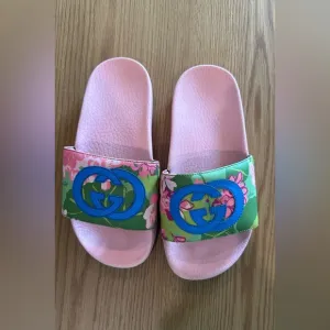 GUCCI x Ken Scott Rubber Slides