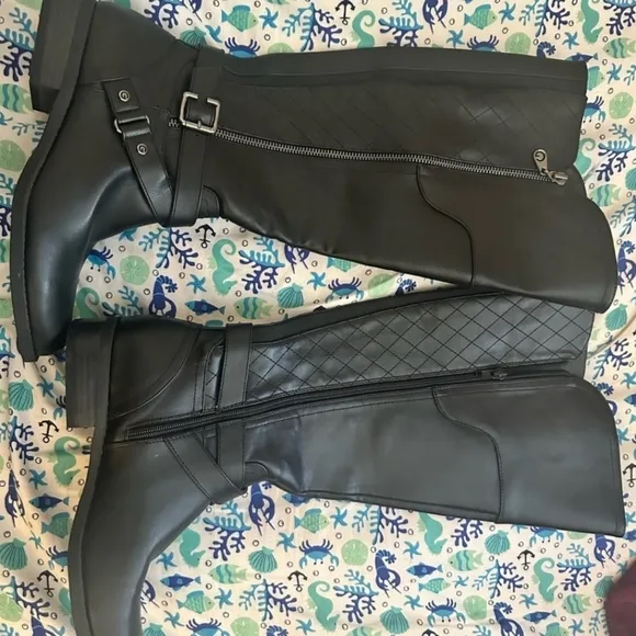 Guess Black Wide Calf Quilted Zipper Haydin Riding Boots Size 8 NWOT
