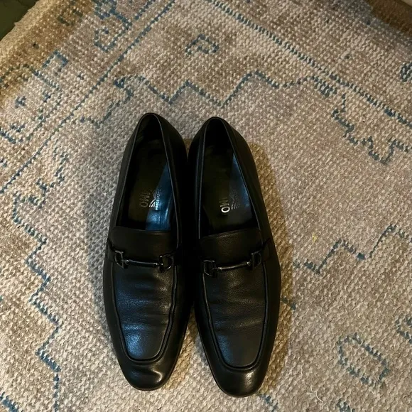 Handsome $900 Ferragamo Iconic Horsebit  Loafers 11 EUC