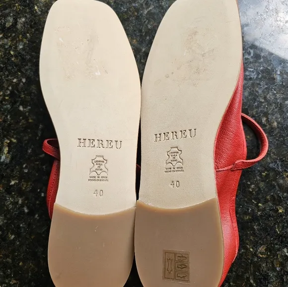 HEREU Pleated-Toe Mary Jane Flats Sz EU40/US9.5
