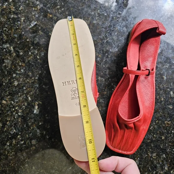 HEREU Pleated-Toe Mary Jane Flats Sz EU40/US9.5