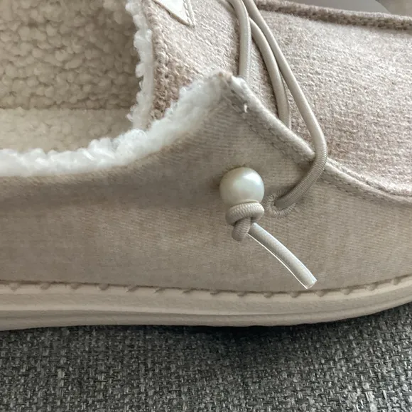 Hey Dude Women's Wendy Brushed Cozy Casual Sneakers, size 8