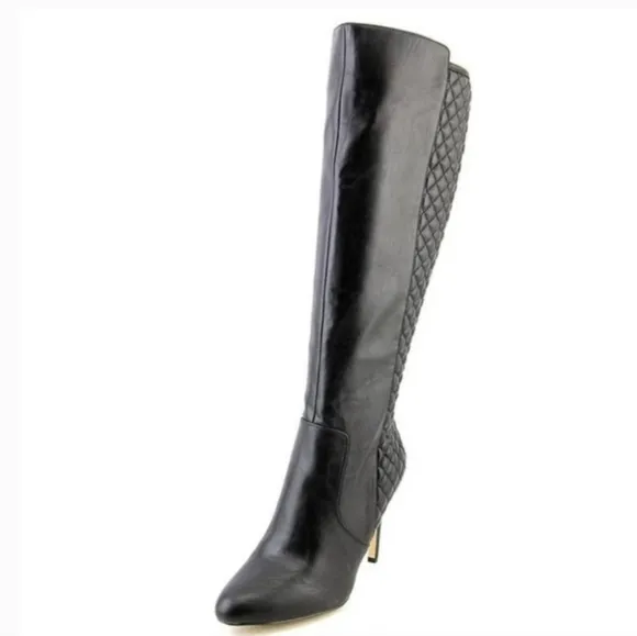 ❤️HP❤️BCBG Beasly Quilted Faux Leather Boots❤️