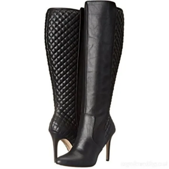 ❤️HP❤️BCBG Beasly Quilted Faux Leather Boots❤️