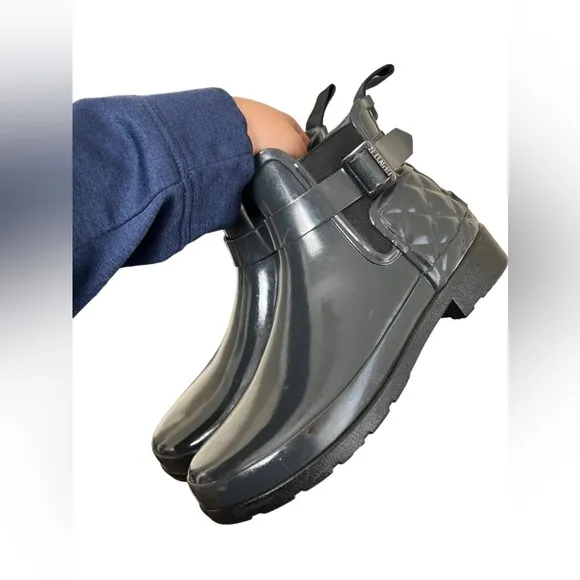 Hunter Refined Slim Fit QuiltedGloss Chelsea Boots in Gray✨