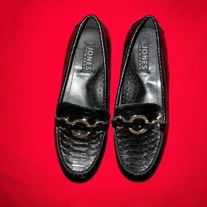 Jones New York Women's Slip On Ornament Logo. NEW