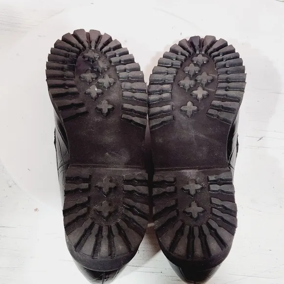 JONES NY New Chunky Black Loafers Gold Chain Design