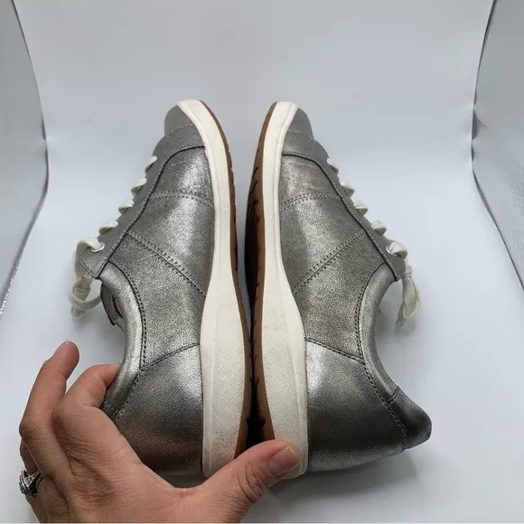 Josef Seibel Caren 01 metallic grey fashion sneakers EUC size 41 US 10.5 2349