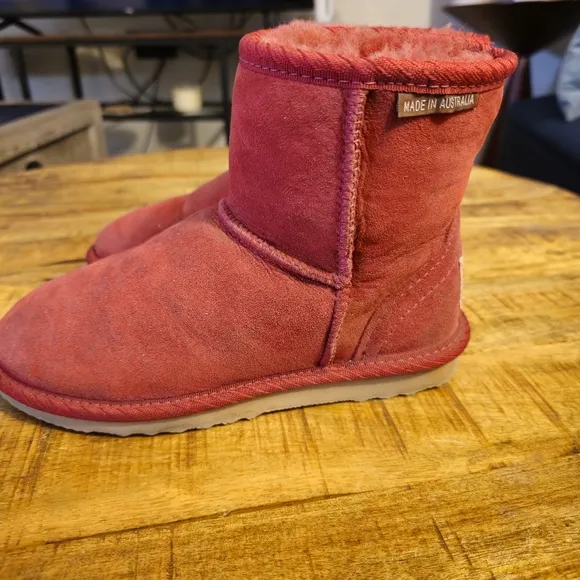 JUMBO UGG Cozy Red Suede Boots