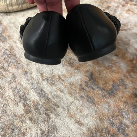 Kenneth Cole Elema Ruched Strap Ballet Flat Black Size 7