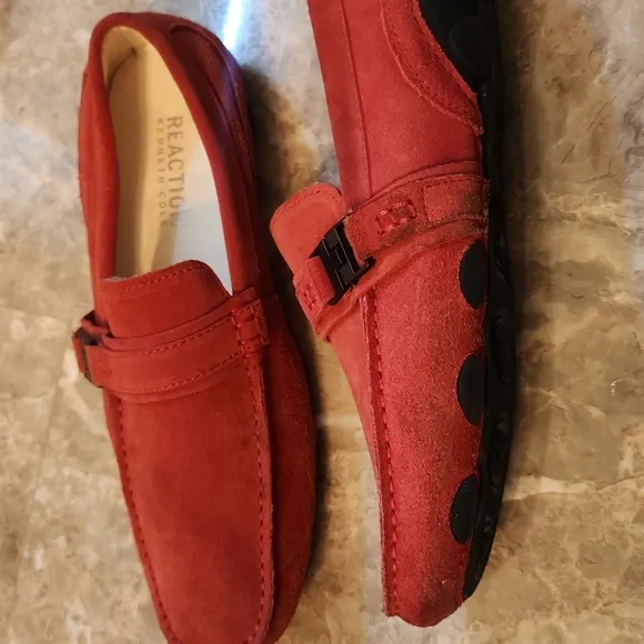 KENNETH COLE TOAST 2 ME  RED SLIP ON LOAFERS