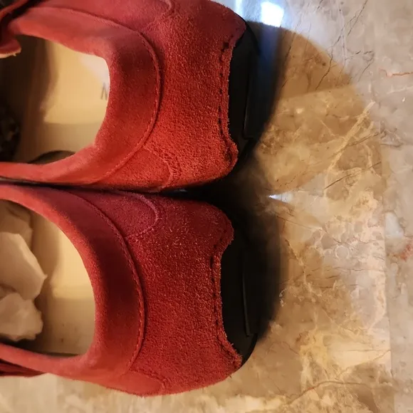 KENNETH COLE TOAST 2 ME  RED SLIP ON LOAFERS