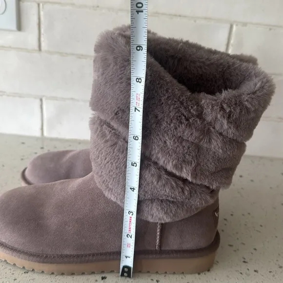 Koolaburra by UGG Dezi Cinder Suede Faux Fur Mid Calf Boots Women's Size 6 EUC