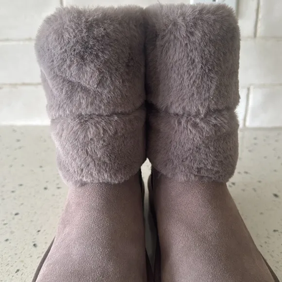 Koolaburra by UGG Dezi Cinder Suede Faux Fur Mid Calf Boots Women's Size 6 EUC