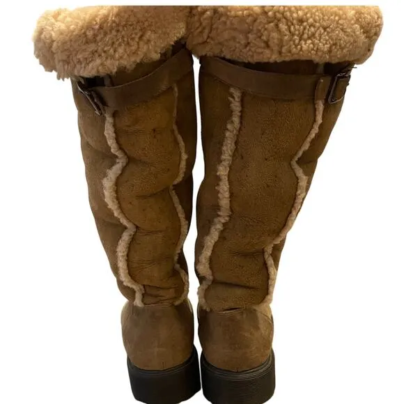 La Canadienne 10 Shearling Suede Boots | Vintage Pull-On, Buckle Detail, EUC