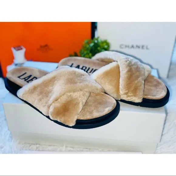 LABUCQ Italy | Mo Camel Shearling Slides
