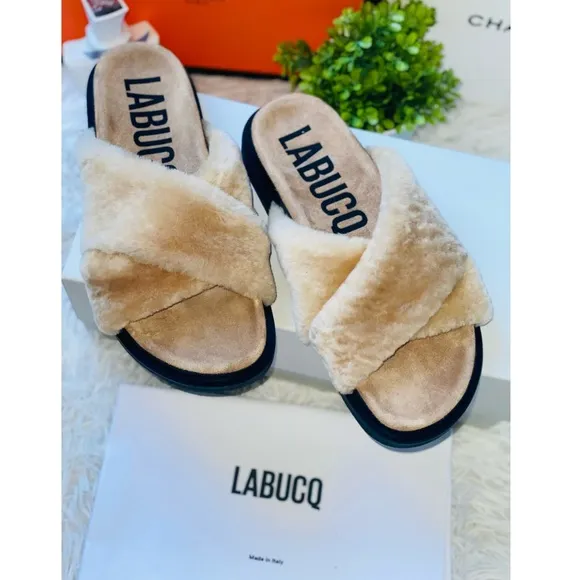 LABUCQ Italy | Mo Camel Shearling Slides