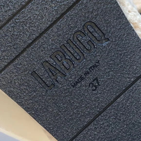 LABUCQ Italy | Mo Camel Shearling Slides
