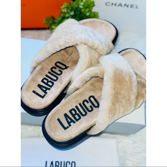 LABUCQ Italy | Mo Camel Shearling Slides