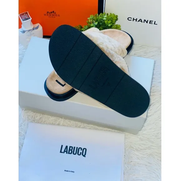LABUCQ Italy | Mo Camel Shearling Slides