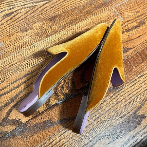Like New SEZANE Georges Slippers/ Mules in Velvet Ochre